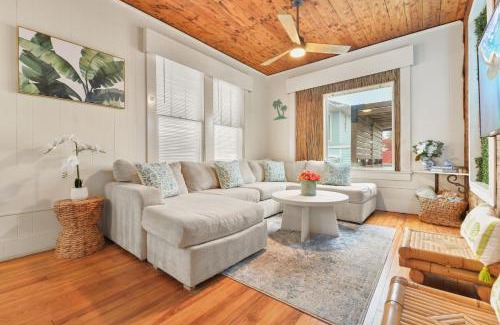 San Jacinto House | The Grand on Ave O