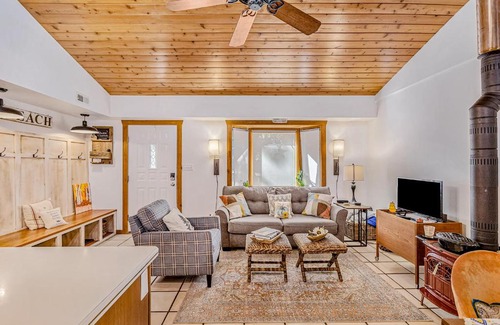 New Buffalo House | The Grand Tina