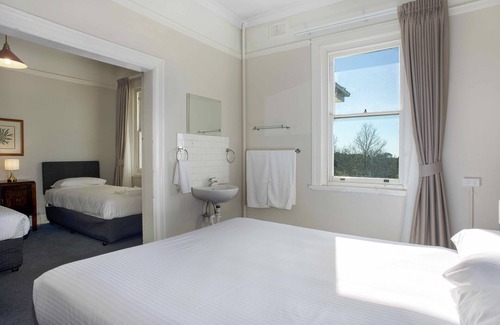 Wentworth Falls Hotel | The Grand View Hotel