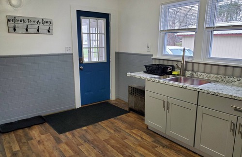 Seneca Falls Apartment | The Grape Vine- Newly Remodeled 3 Bedroom Apartment