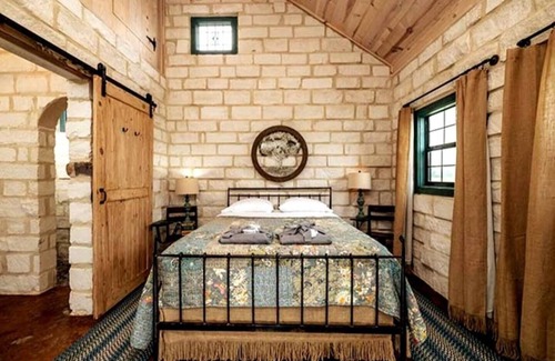 Grapetown Other | The Grapetown Gasthaus @ TimberRose Ranch hot tub
