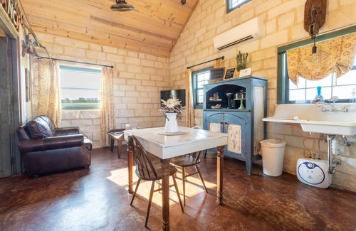 Grapetown Other | The Grapetown Gasthaus @ TimberRose Ranch hot tub