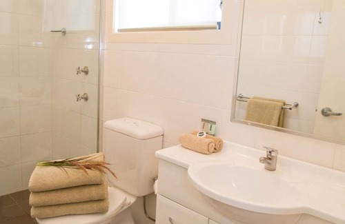 Denman Hotel | The Grapevine Motel