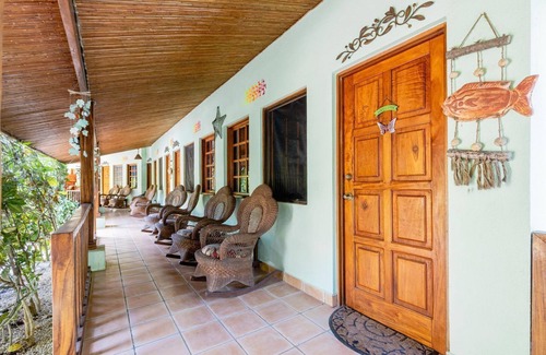 Palm Beach Estates House | The Grateful Hotel