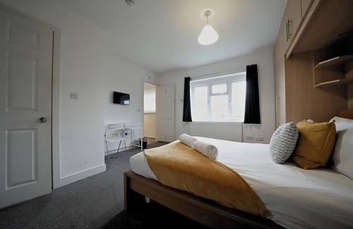 Heathrow Villages House | The Great Airport Place