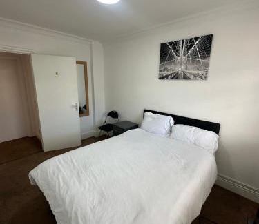 Graveney Bed & Breakfast | The Great Beecholme
