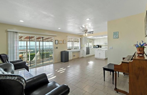 East San Jose House | The Great Escape 5 Bedrooms -Pool, Sauna, Private Acreage .