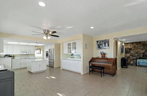 East San Jose House | The Great Escape 5 Bedrooms -Pool, Sauna, Private Acreage .