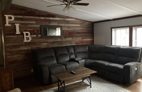 Put-in-Bay Cabin | The Great Escape Cabin 3 Full Linens Provided 4 Bedrooms sleeps 12