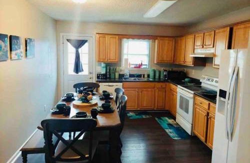 Boyds Creek House | The Great Escape King suite, Kid friendly
