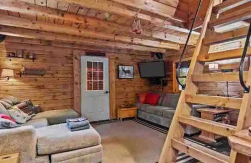Grafton Cabin | “The Great Escape” Log Cabin in small town NH 💕