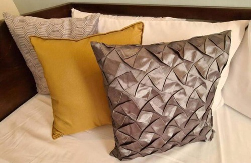 Buck Estate Apartment | The Great Molave DE LUXE ROOM