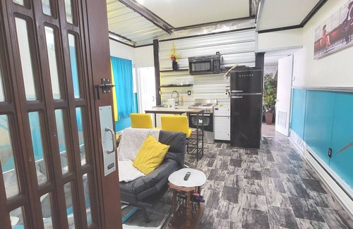 Camden House | The Great Suite With Parking Near Philadelphia