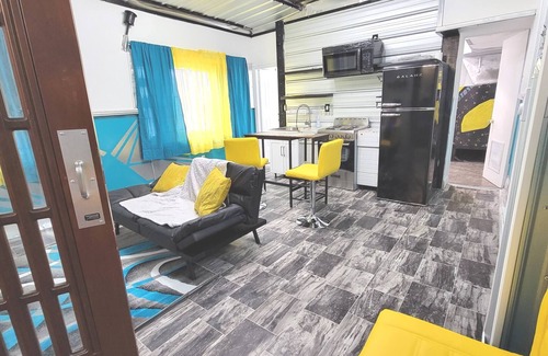 Camden House | The Great Suite With Parking Near Philadelphia
