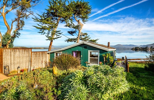 Baywood-Los Osos Cottage | The GREEN COTTAGE on Morro Bay—A Fabulously Romantic Waterfront Get-Away for Two