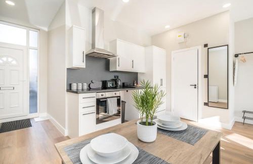 Royal Docks Apartment | The Green Docks Studio