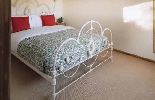 Thurton House | The Green One On The End