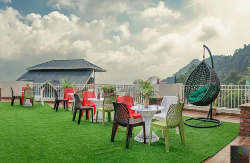 Dharampur Apartment | The Green Trails Kasauli I Guaranteed Best Price I Serviced Villa I Open Air Rooftop I Couple Friendly I Pvt Balcony I Kasauli By Exotic Stays