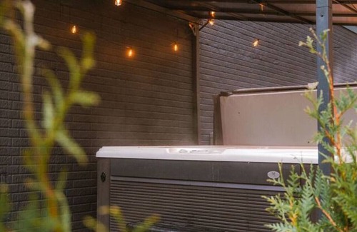 Laurelville Cabin | The Greenhouse with Indoor Slide close to Hocking Hills