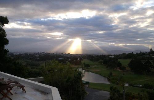 Eikenbosch Bed & Breakfast | The Greens Guesthouse Bellville Golf Course