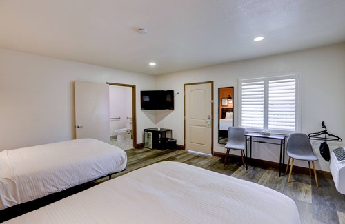Southeastern Sacramento Hotel | The Greens Hotel - Stockton Blvd
