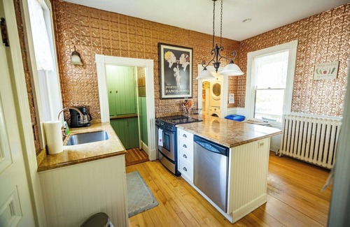 Southern Coast House | The Gregory House in Southern Maine close to many beaches & popular destinations