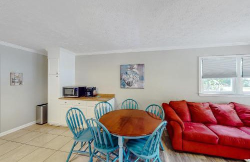 Ocean Isle Beach House | The Grey Pearl
