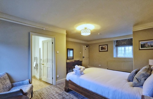 Taunton Bed & Breakfast | The Greyhound Inn Taunton