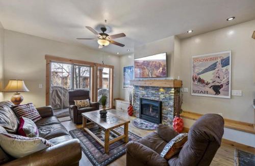 Bear Hollow Village House | The Grizzly Condo at Bear Hollow