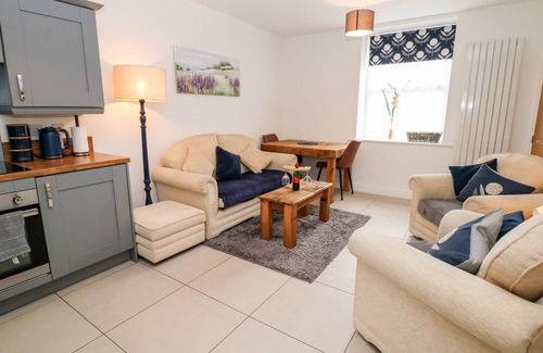 Buxton Cottage | THE GROOM'S HOUSE, pet friendly, character holiday cottage in Buxton