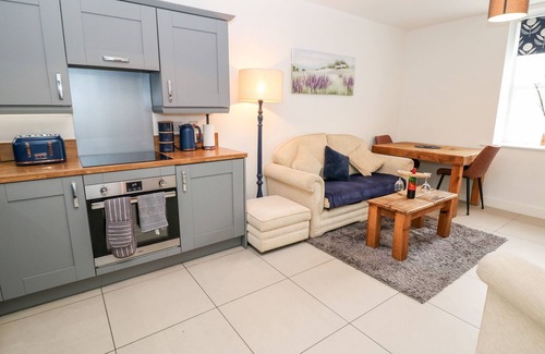 Buxton Cottage | THE GROOM'S HOUSE, pet friendly, character holiday cottage in Buxton