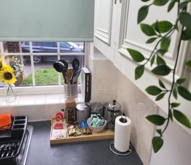 Wolverhampton House | The Grove- 3 Bed Detatched House Wolverhampton- Families and Contractors- Near Town Centre and Molineux Stadium