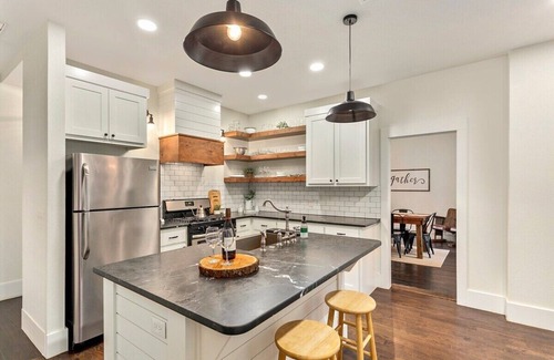 Springdale House | The Grove Cottage - Downtown Springdale
