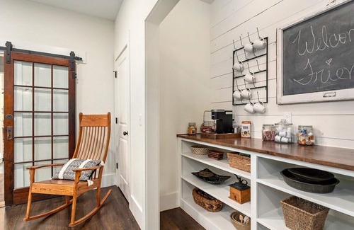 Springdale House | The Grove Cottage - Downtown Springdale