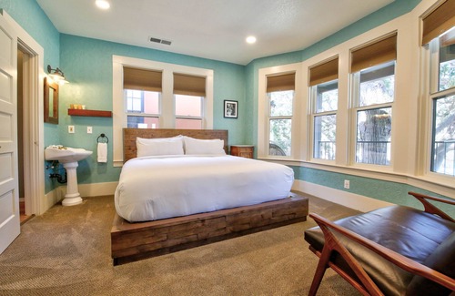 Groveland Hotel | The Groveland Hotel