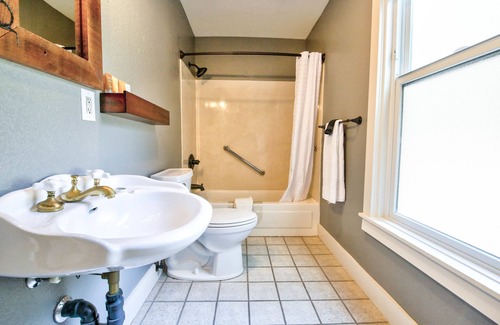 Groveland Hotel | The Groveland Hotel