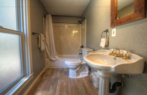 Groveland Hotel | The Groveland Hotel