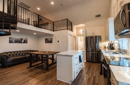Atascadero House | The Guest House at The Grace Maralyn Estate