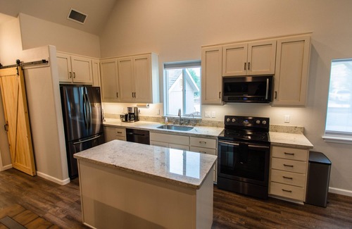 Atascadero House | The Guest House at The Grace Maralyn Estate