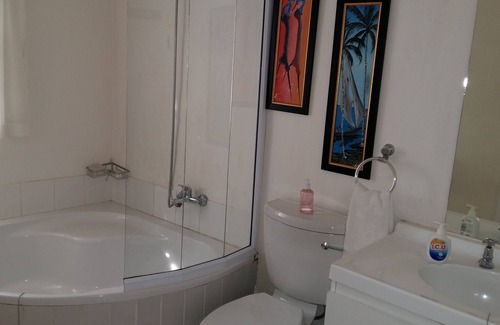UPhongolo House | The Guest House Pongola