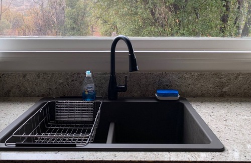 Lake Hughes Apartment | The Guesthouse at Hidden Acres
