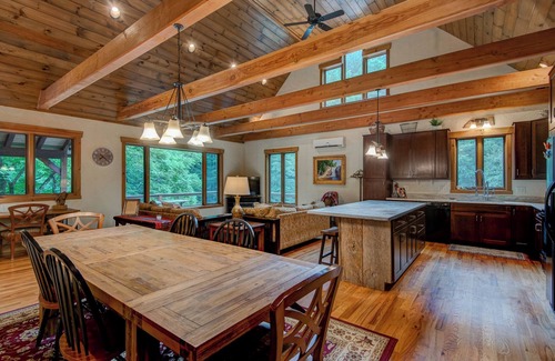 Sugar Grove House | The Guf - Total privacy, 13 mins to downtown Boone, brand new hot tub, pet friendly!