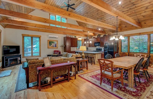 Sugar Grove House | The Guf - Total privacy, 13 mins to downtown Boone, brand new hot tub, pet friendly!
