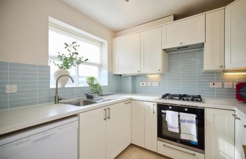 Guildford House | The Guildford Getaway - 3BDR with Garden