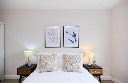 Guildford House | The Guildford Getaway - 3BDR with Garden