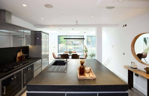 St. Johns Wood House | The Hamilton Gardens Hideaway