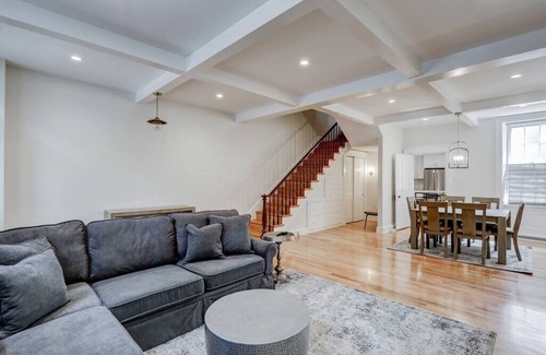 Lancaster House | THE HAMILTON HOUSE - DOWNTOWN COLONIAL LANCASTER
