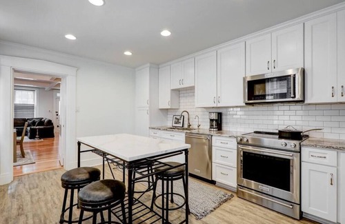 Lancaster House | THE HAMILTON HOUSE - DOWNTOWN COLONIAL LANCASTER