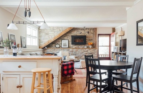 Pine Hill Ski Chalet | The Hamlet Hummingbird House Lake Hike Ski