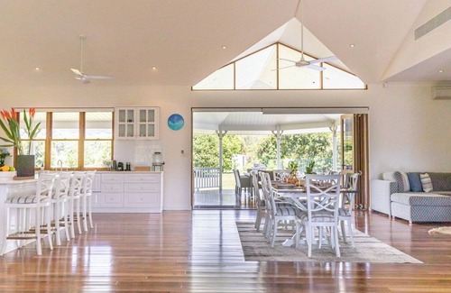 Craiglie House | 'The Hampton Lodge' with private heated pool on 25 acres